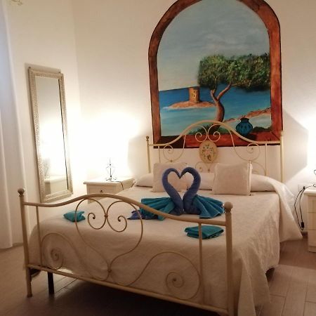 La Porta Sulla Costa Bed and Breakfast San Pantaleo Exteriör bild