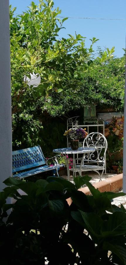 La Porta Sulla Costa Bed and Breakfast San Pantaleo Exteriör bild