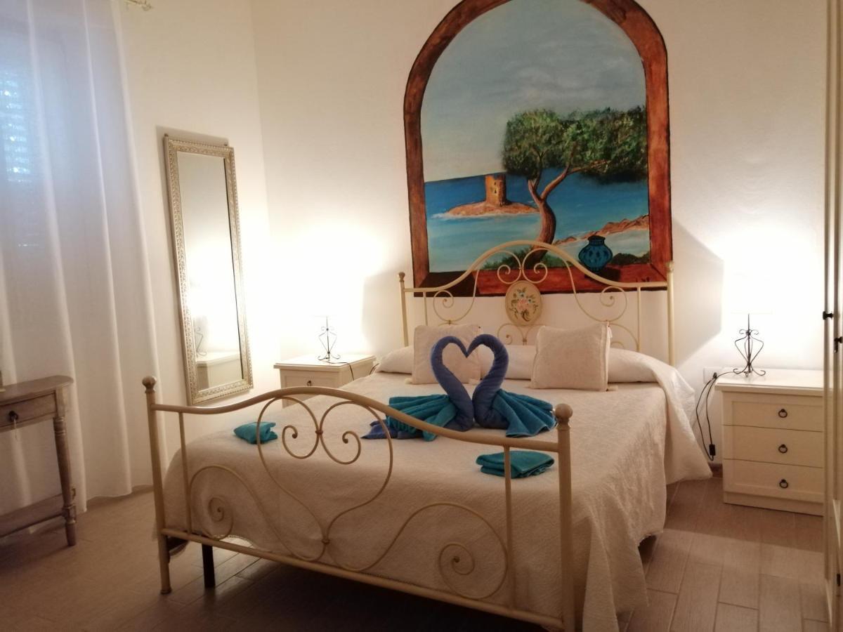 La Porta Sulla Costa Bed and Breakfast San Pantaleo Exteriör bild