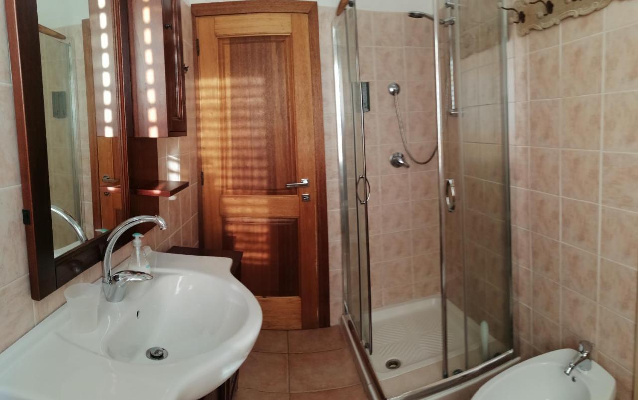 La Porta Sulla Costa Bed and Breakfast San Pantaleo Exteriör bild