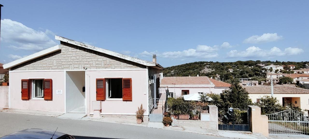 La Porta Sulla Costa Bed and Breakfast San Pantaleo Exteriör bild