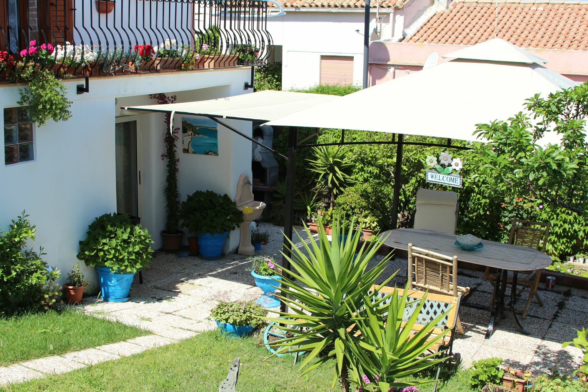 La Porta Sulla Costa Bed and Breakfast San Pantaleo Exteriör bild
