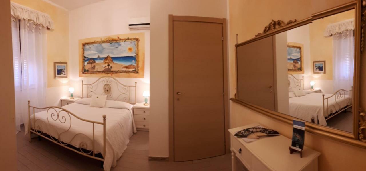 La Porta Sulla Costa Bed and Breakfast San Pantaleo Exteriör bild