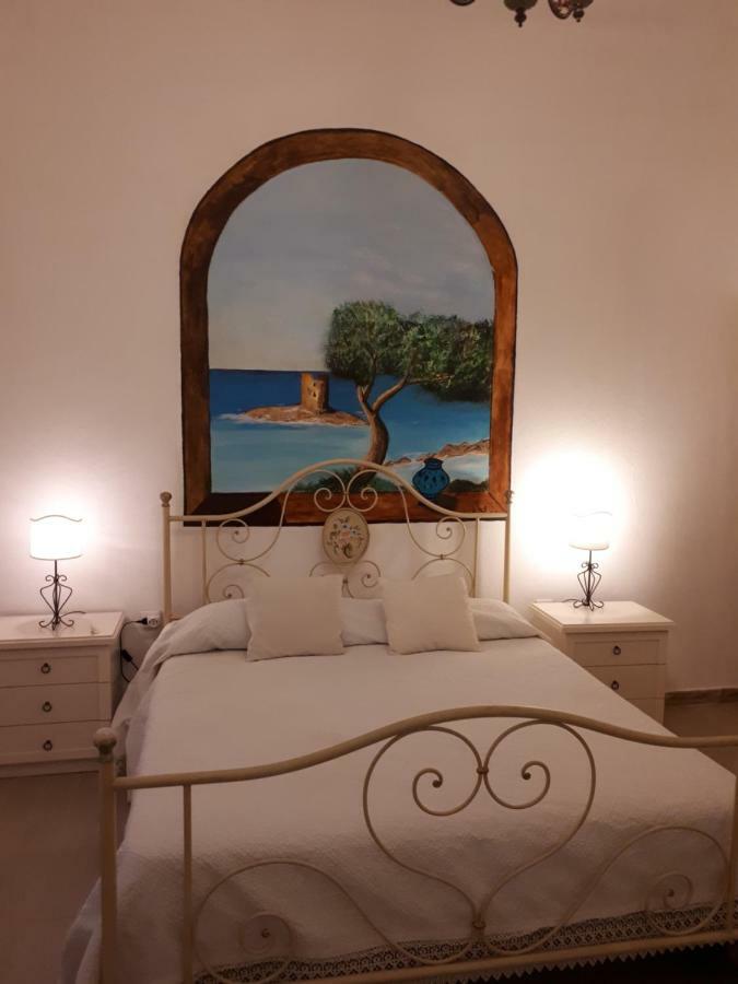 La Porta Sulla Costa Bed and Breakfast San Pantaleo Exteriör bild